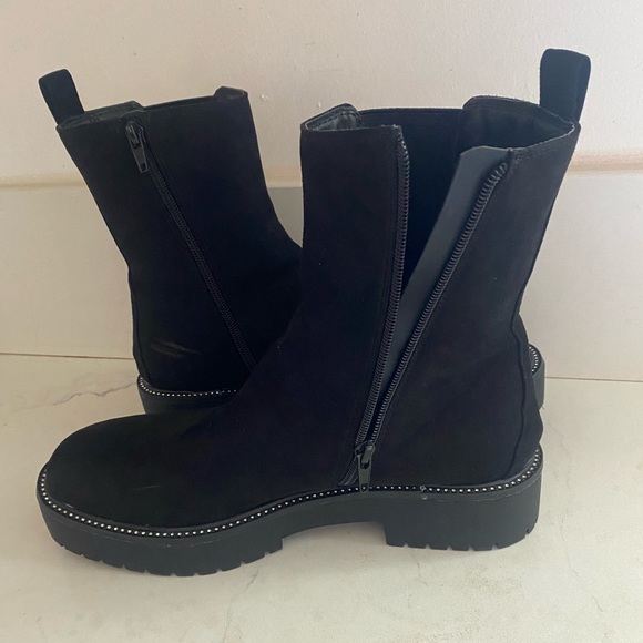 NWOT. TIME&TRUE suede boots - Picture 6 of 8